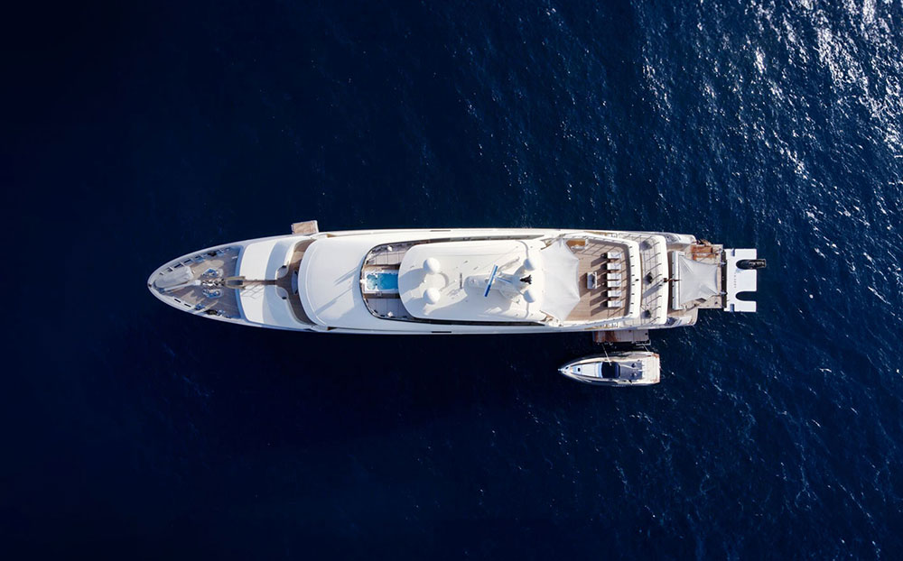 Anvera 58 | Luxury yacht: The beach area of your dreams